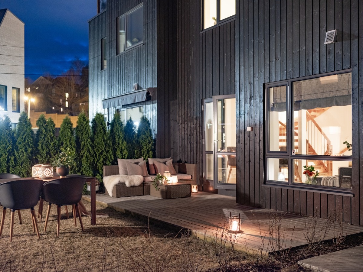 Caroline Ringså Ask har den glede av å presentere dette flotte rekkehuset i Ris Skolevei 25 E! Galleribilde