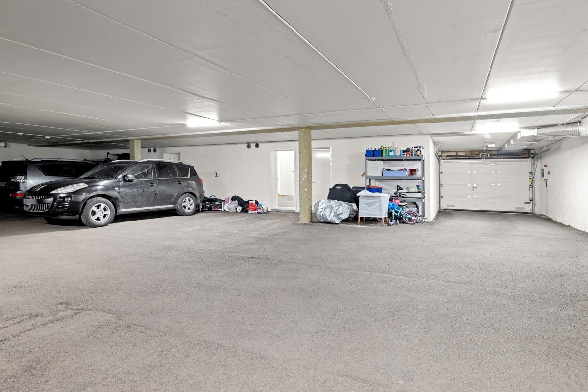 Garasje. Galleribilde