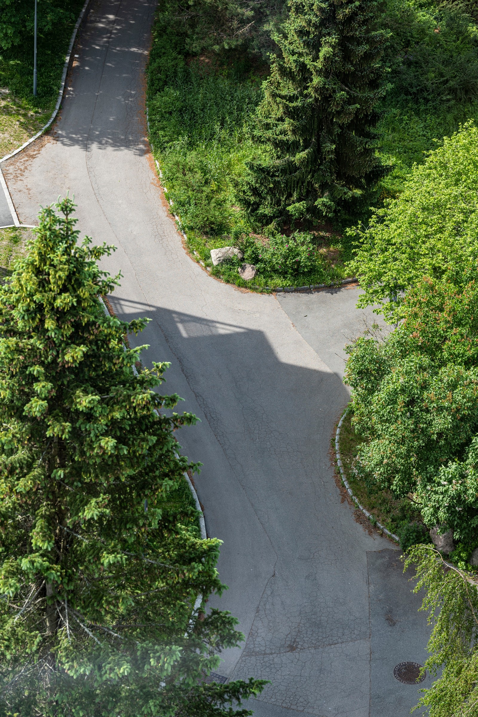 Interne gangveier mellom blokkene - ingen biltrafikk Galleribilde