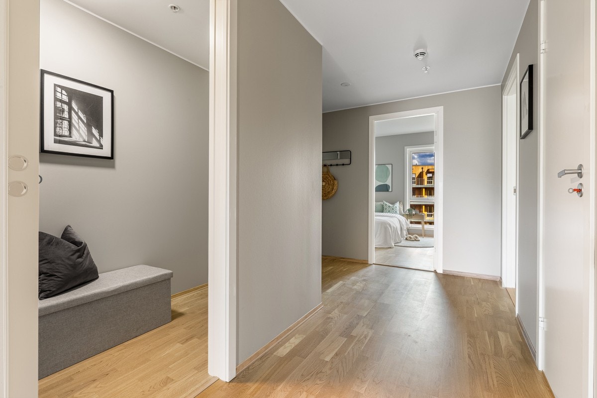 Entre og innvendig bod Galleribilde