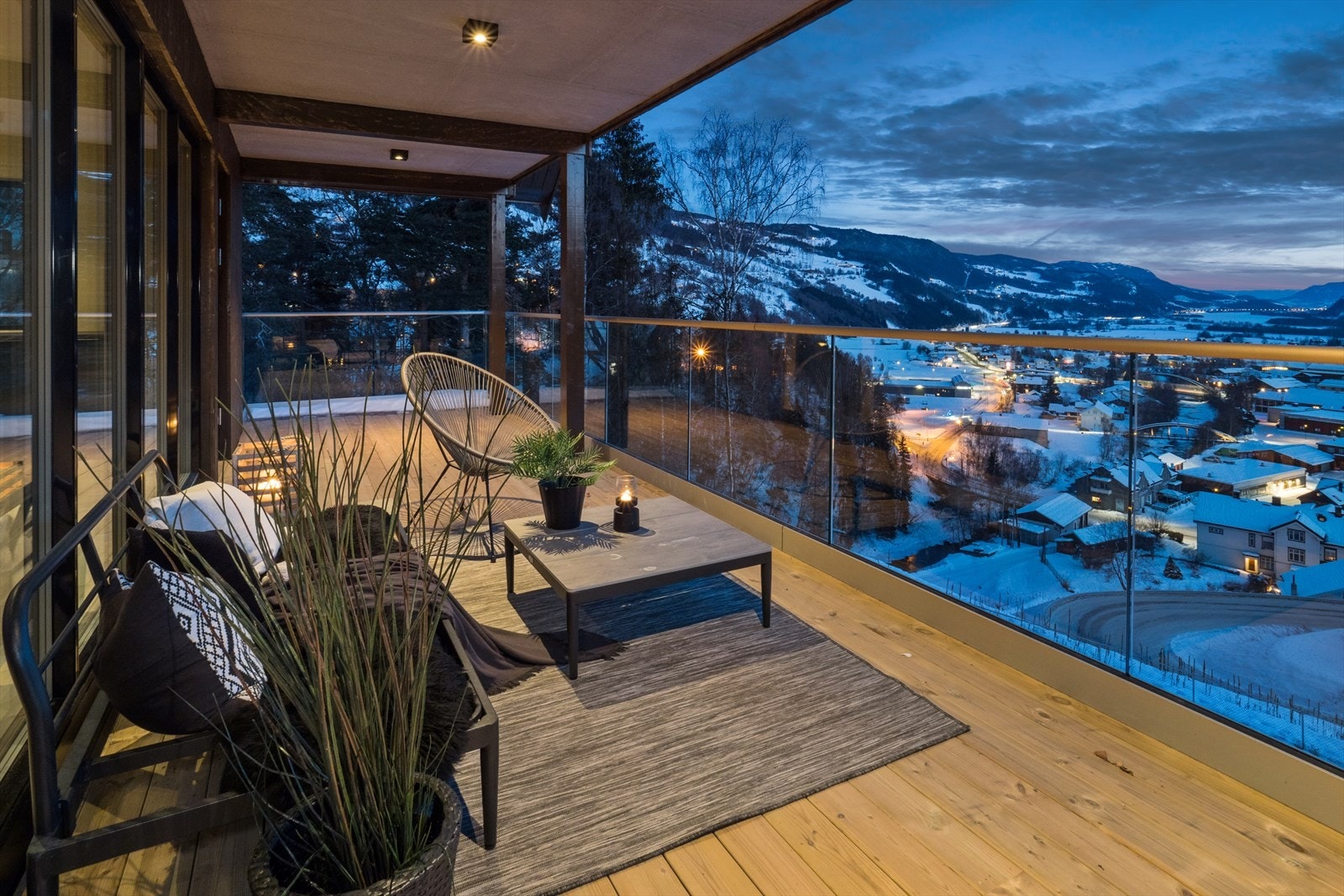 Lekker nyoppført leilighet med flott utsikt utover Ringebu og Gudbrandsdalen Galleribilde