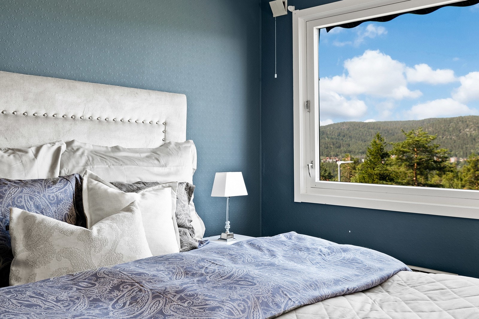 Nyt flott utsikt fra sengen. Galleribilde