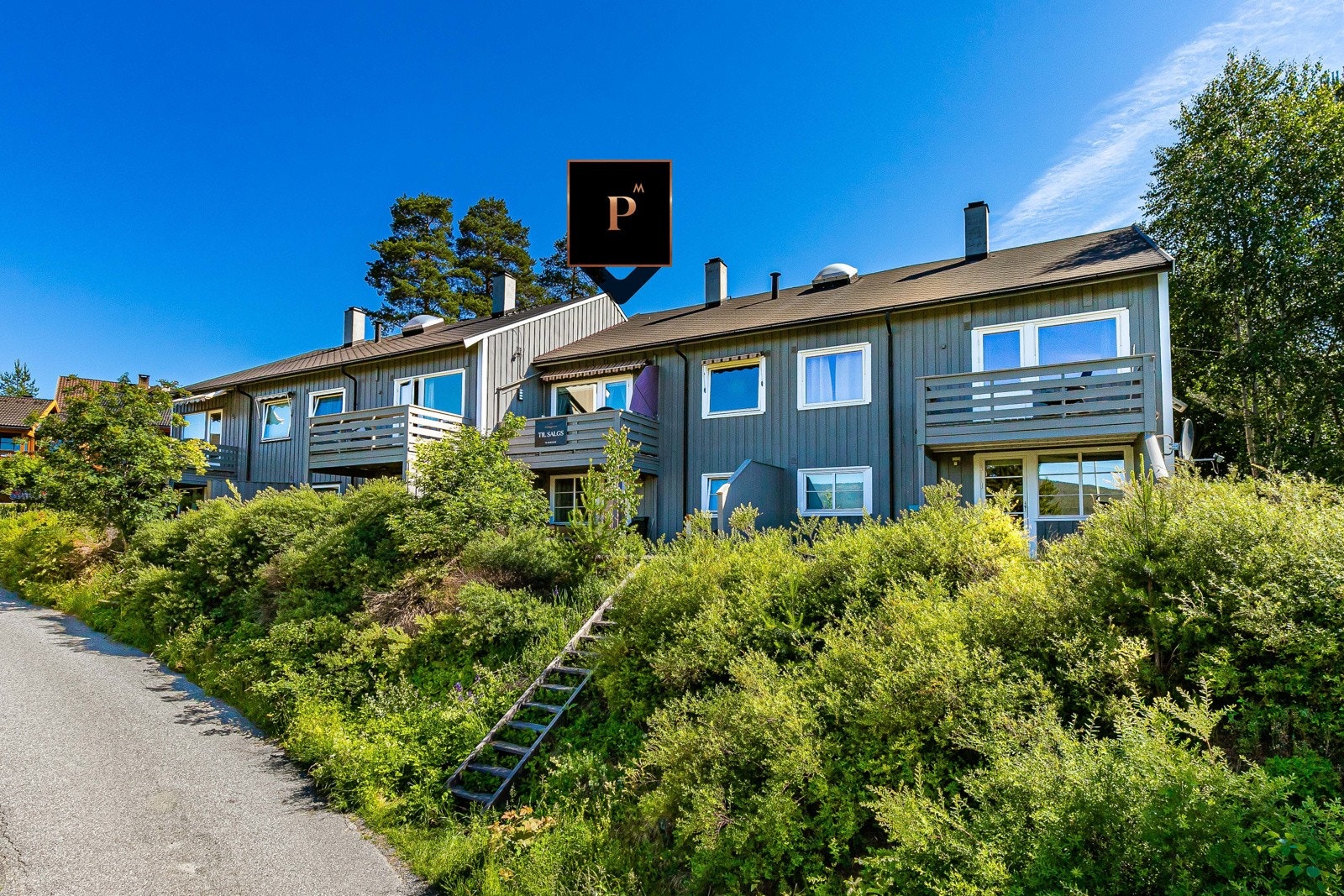 Privatmegleren ved Magnus Fevang Landgraff har gleden av å presentere denne pene og velholdte 2-roms selveierleiligheten med vestvendt balkong, solrikt med herlig utsikt beliggende i Kongsberg kommune. Galleribilde