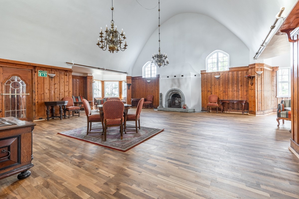 Lekre detajler i musikkhallen som er restaurert av stiftelsen “Ivaratagelse av Fridtjof Sundts musikkhall og kjeglebane”. Galleribilde