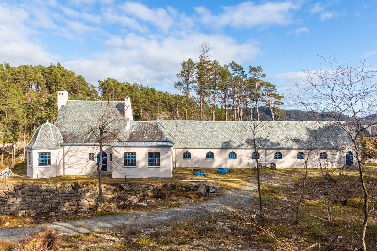 Her ser man musikkhallen/kjeglebanen som ble bygget av skipsmegler F. Sundt i 1916, og er restaurert av stiftelsen til å se likest mulig ut slik den fremstod i sine glansdager. Galleribilde