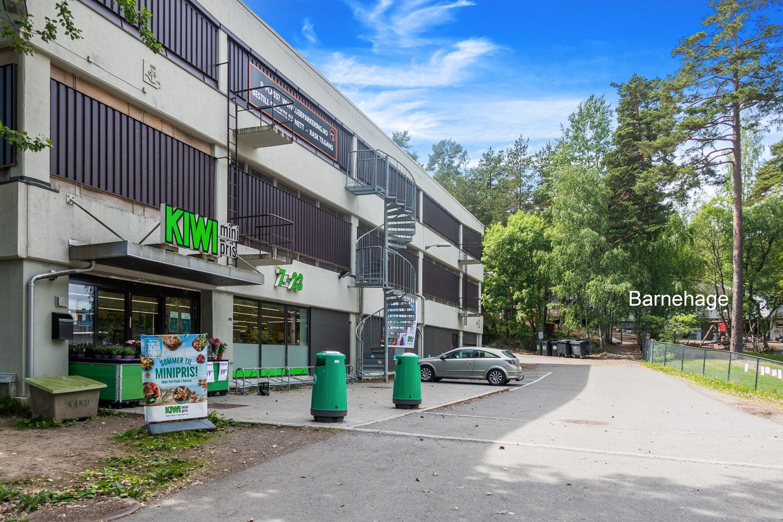 Dagligvarehandelen kan blant annet gjøres på Rema 1000, Coop Mega og Kiwi. Galleribilde