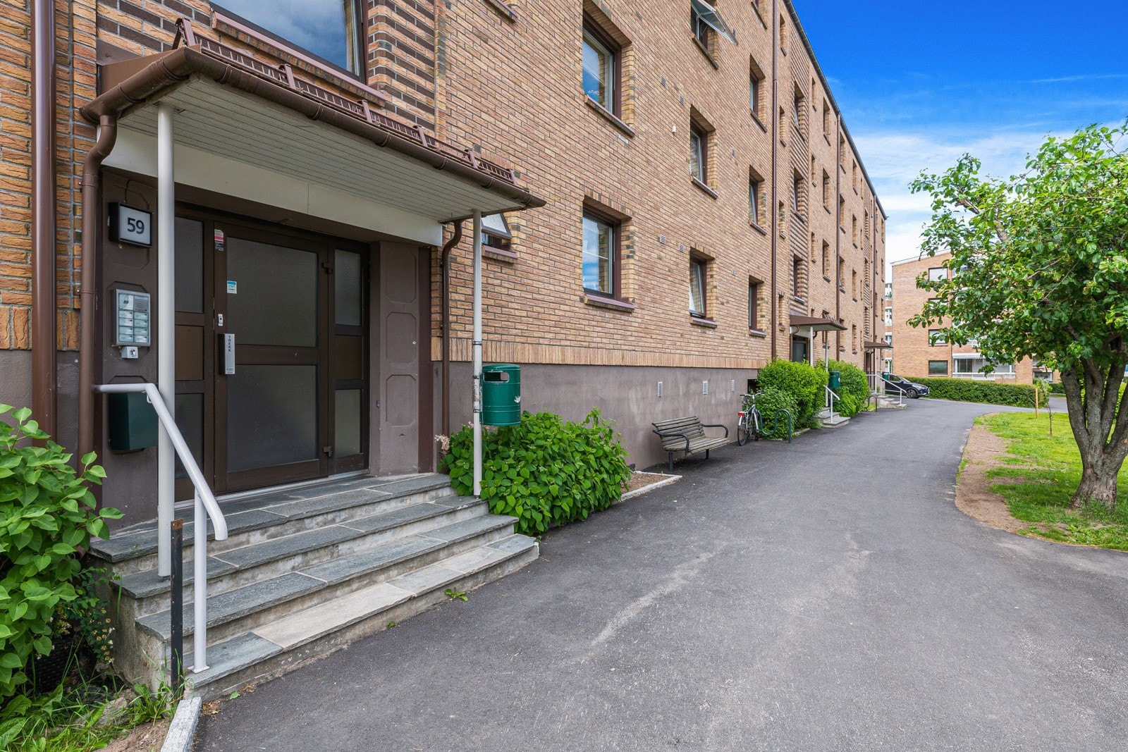 Leiligheten ligger i tredje etasje med adkomst via felles trappegang. Galleribilde