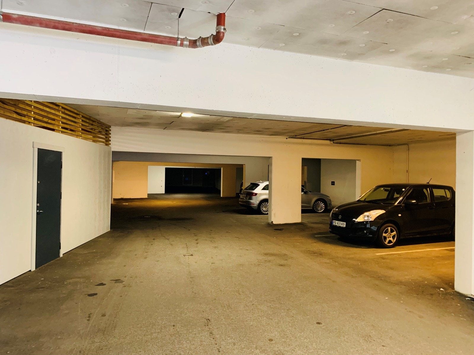 Fra gjesteparkeringsarealet i 1.etg Galleribilde