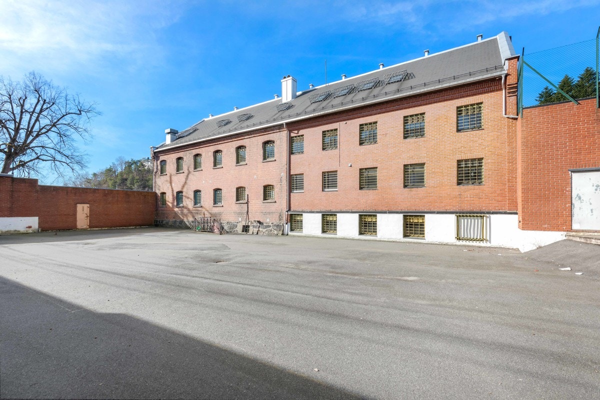 Fra luftegård i lukket avdeling Galleribilde