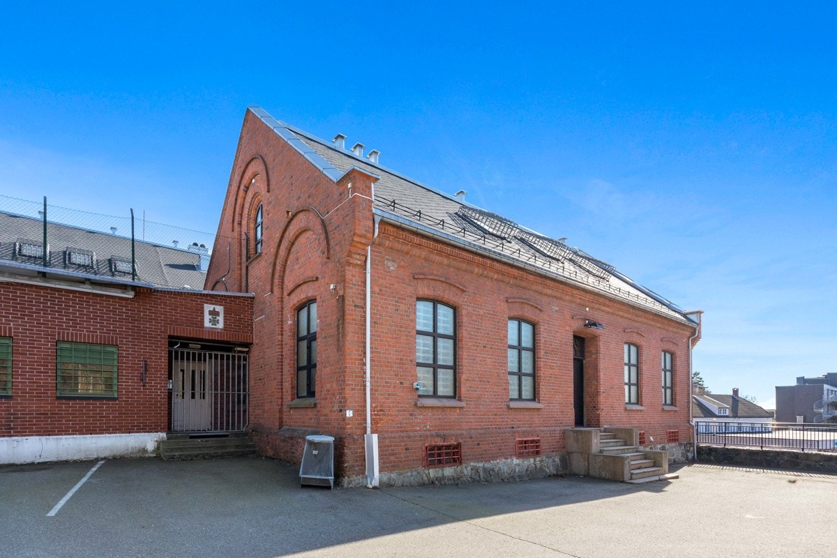 Det gamle inngangspartiet for besøkende, samt den eldste delen av bebyggelsen fra 1862562A2979 Galleribilde