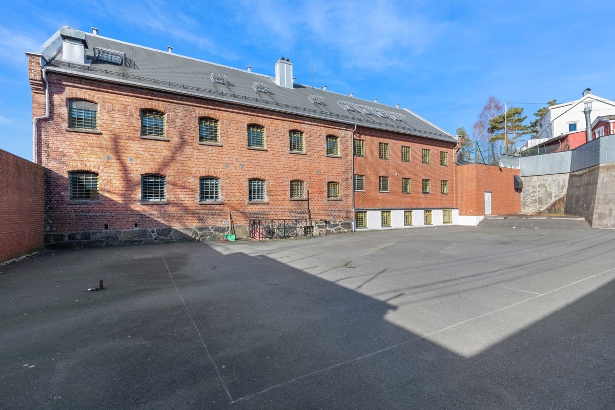 Fra luftegård i lukket avdeling Galleribilde