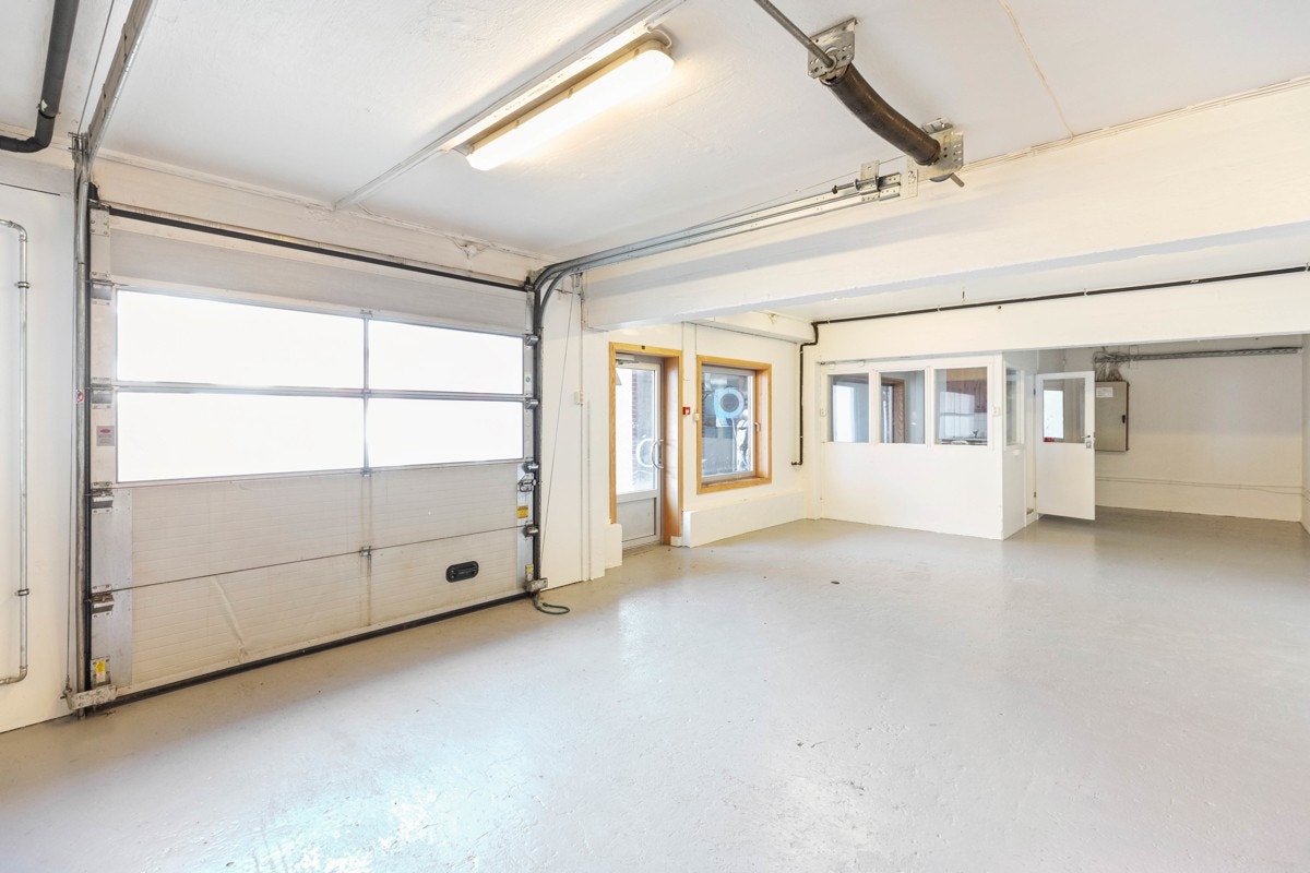 Fra underetasje i åpen avdeling Galleribilde