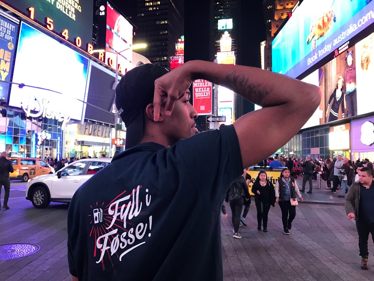 Reklame for stasjon i Føsse nådde også New Yorks gater. Galleribilde