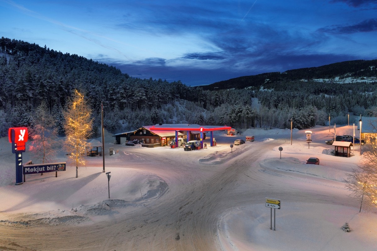 Ryfoss i Vang i Valdres ligger midt mellom Bergen og Oslo, og Ryfoss Bensin & Service har blitt et naturlig stoppested langs stamvegen E16 for folk i farten. Galleribilde