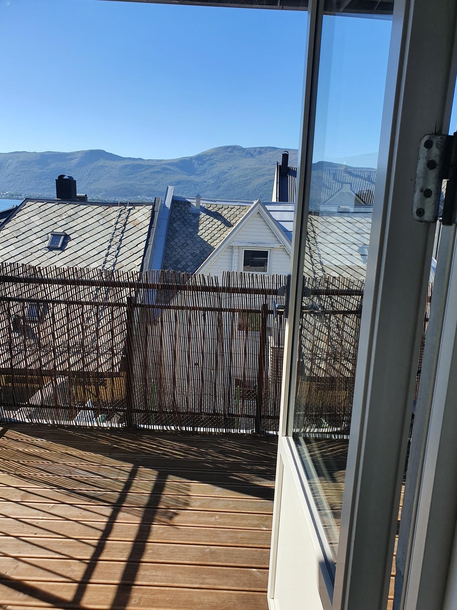 Romslig veranda Galleribilde