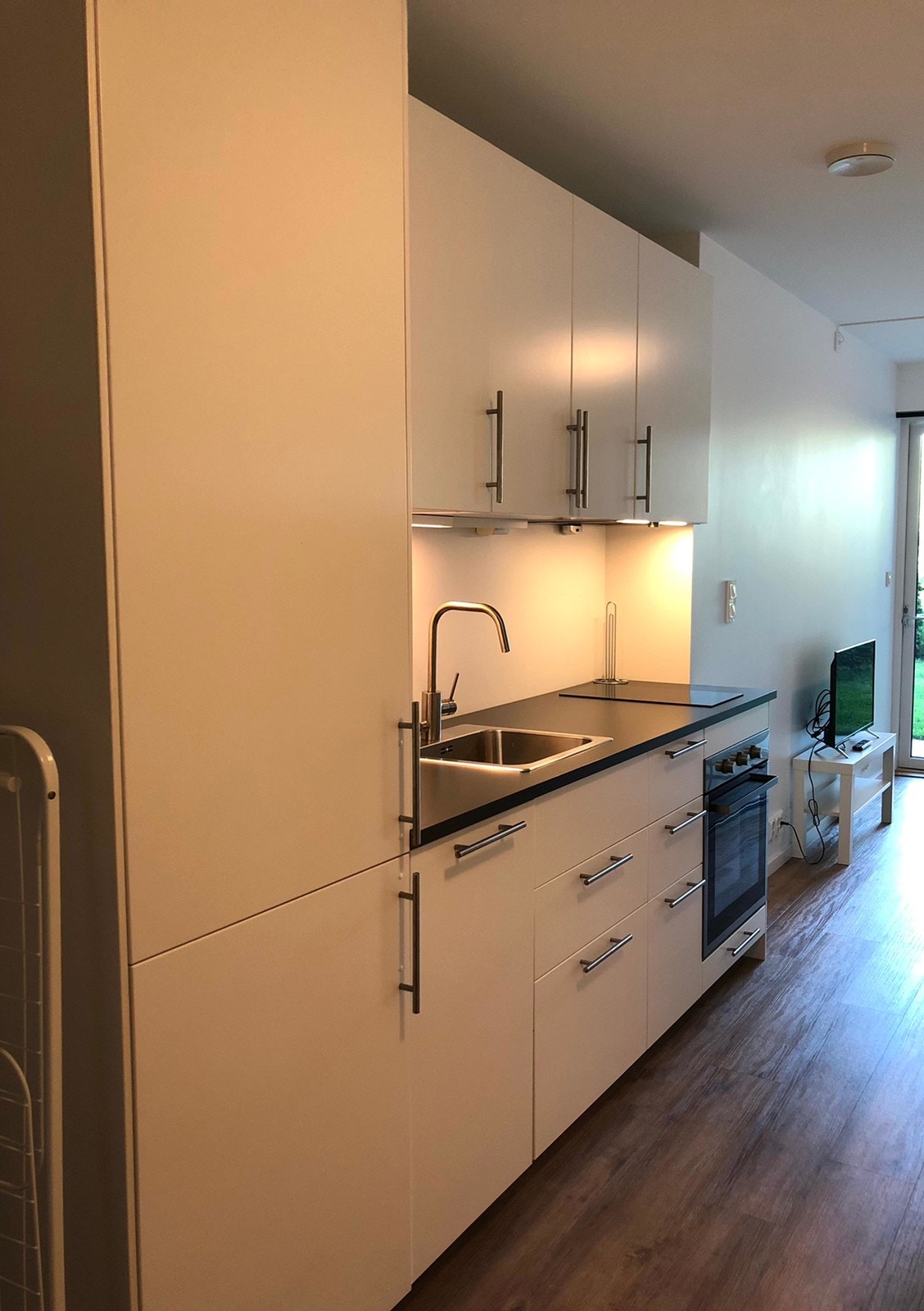 Fullt innredet kjøkken Galleribilde