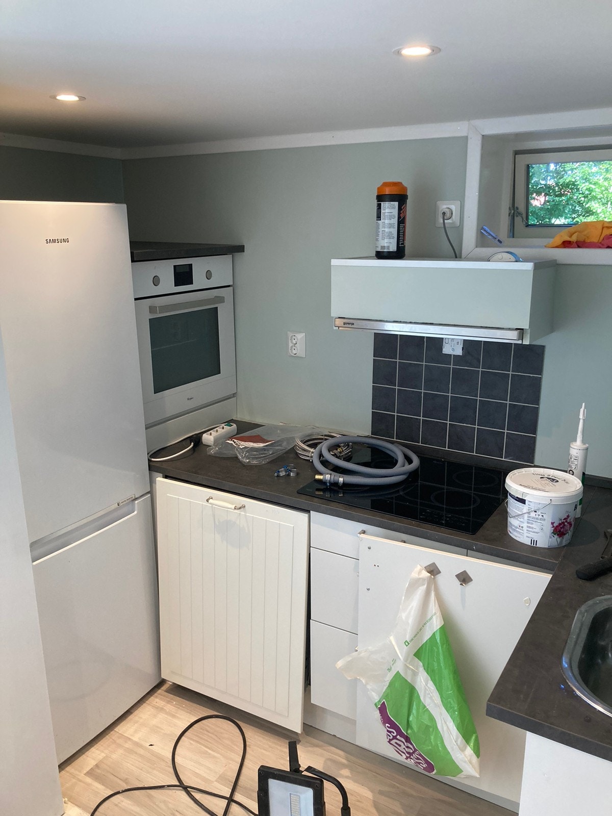 Nytt kjøkken under innredning Galleribilde