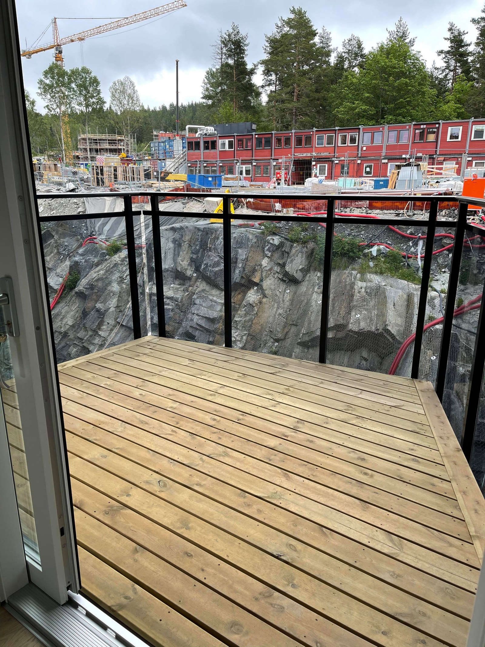 Balkong med god plass til sittegruppe Galleribilde