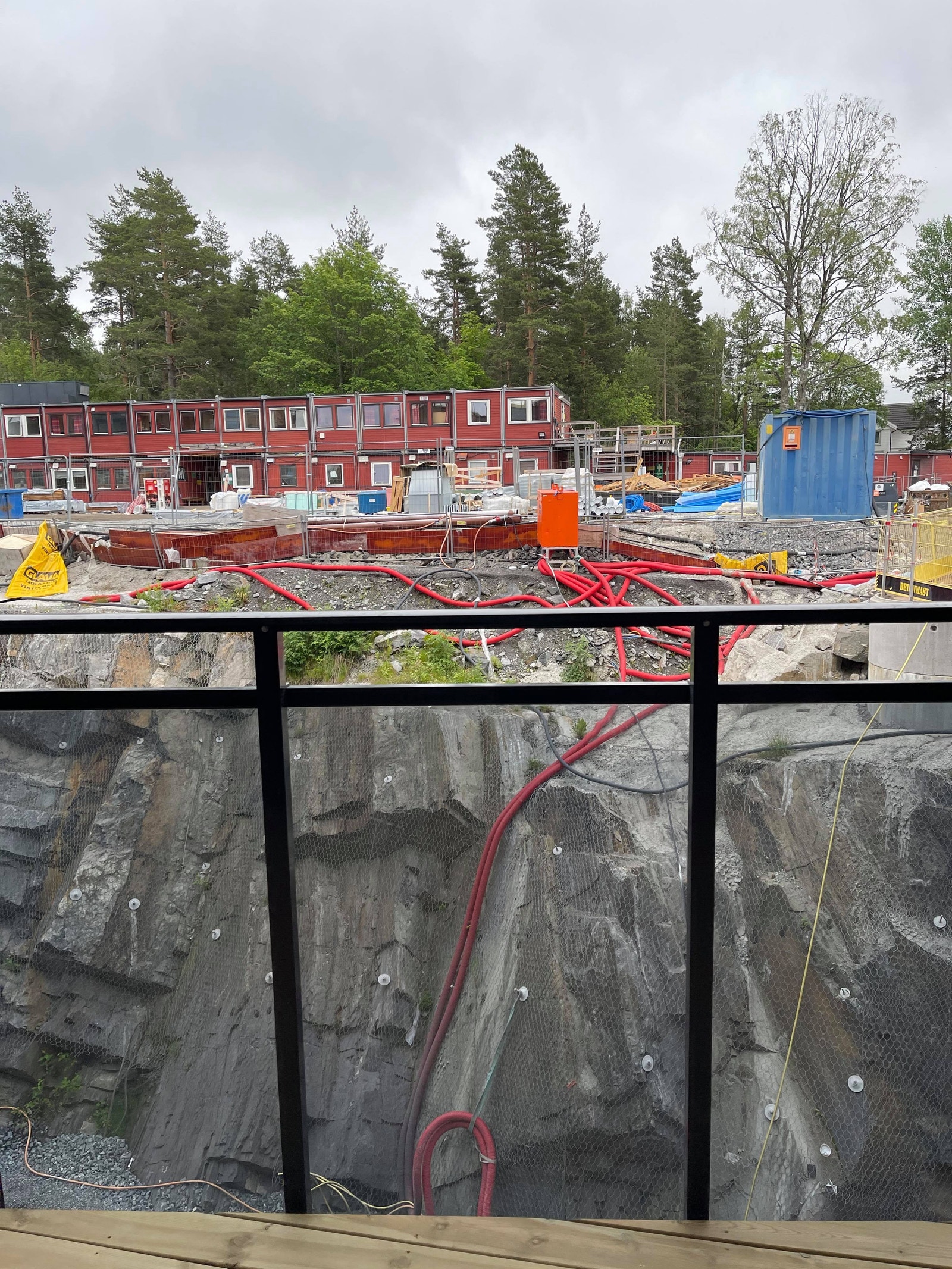 Utsikt fra balkongen - Det vil komme et grønt område etterhvert. Galleribilde