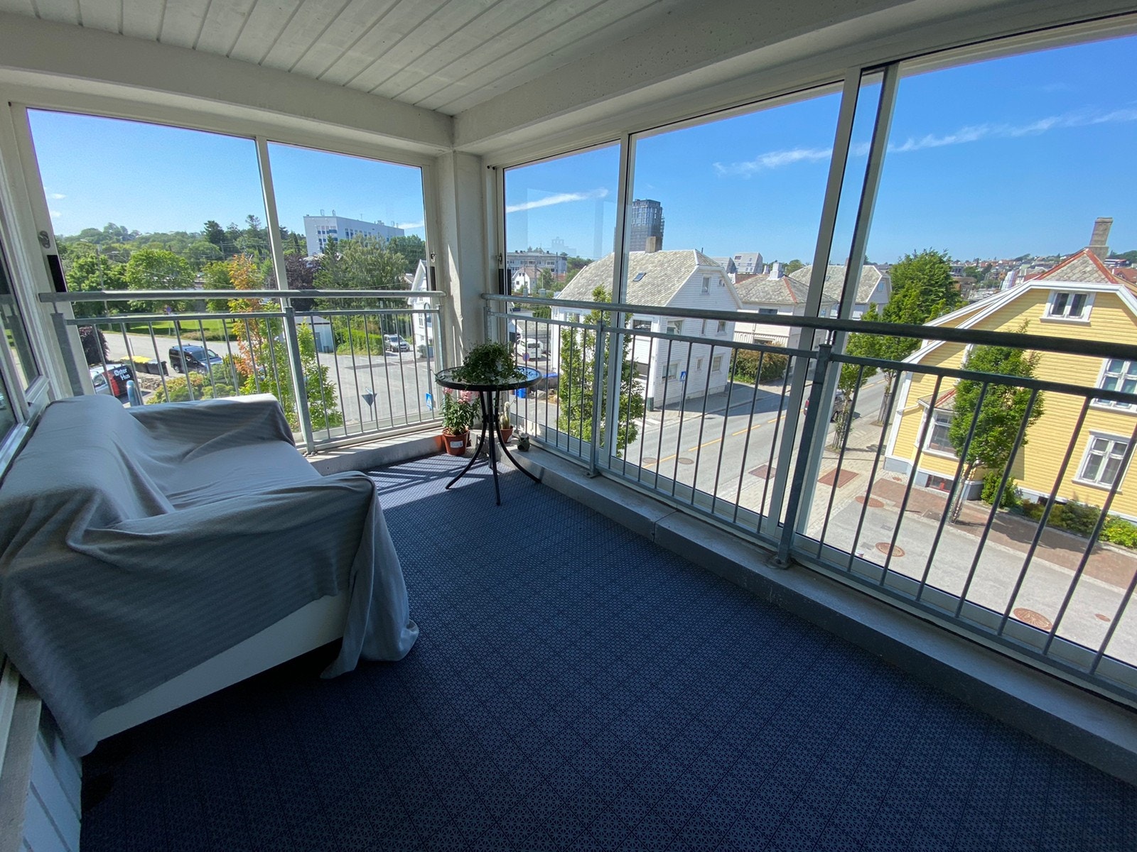 terrasse med kveldssol Galleribilde
