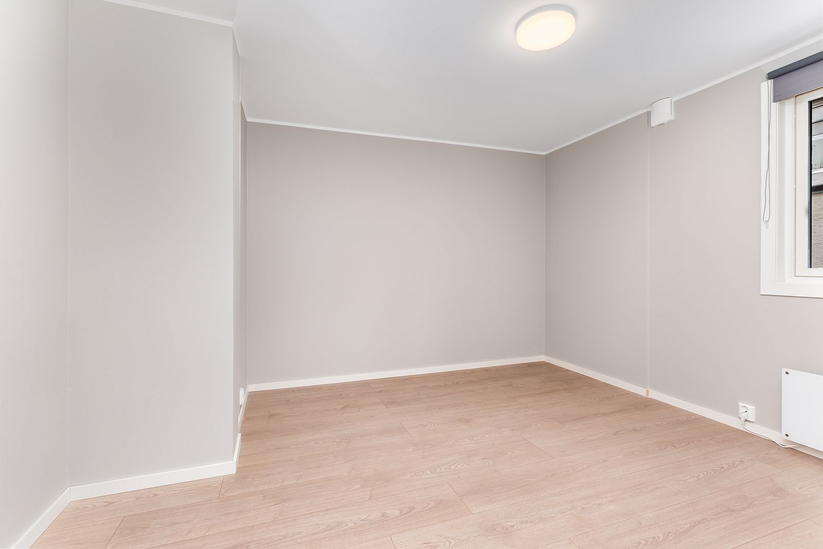 Utleid Rom 5 12,5 kvm 140 seng medfølger Kr. 6700 Galleribilde