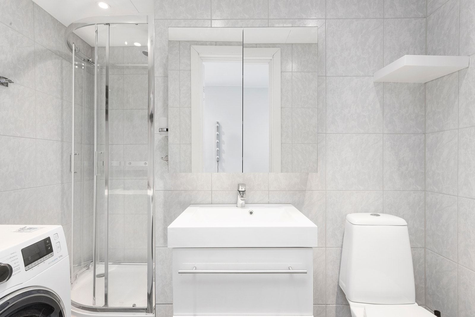 Dusj/toalett/vask Galleribilde