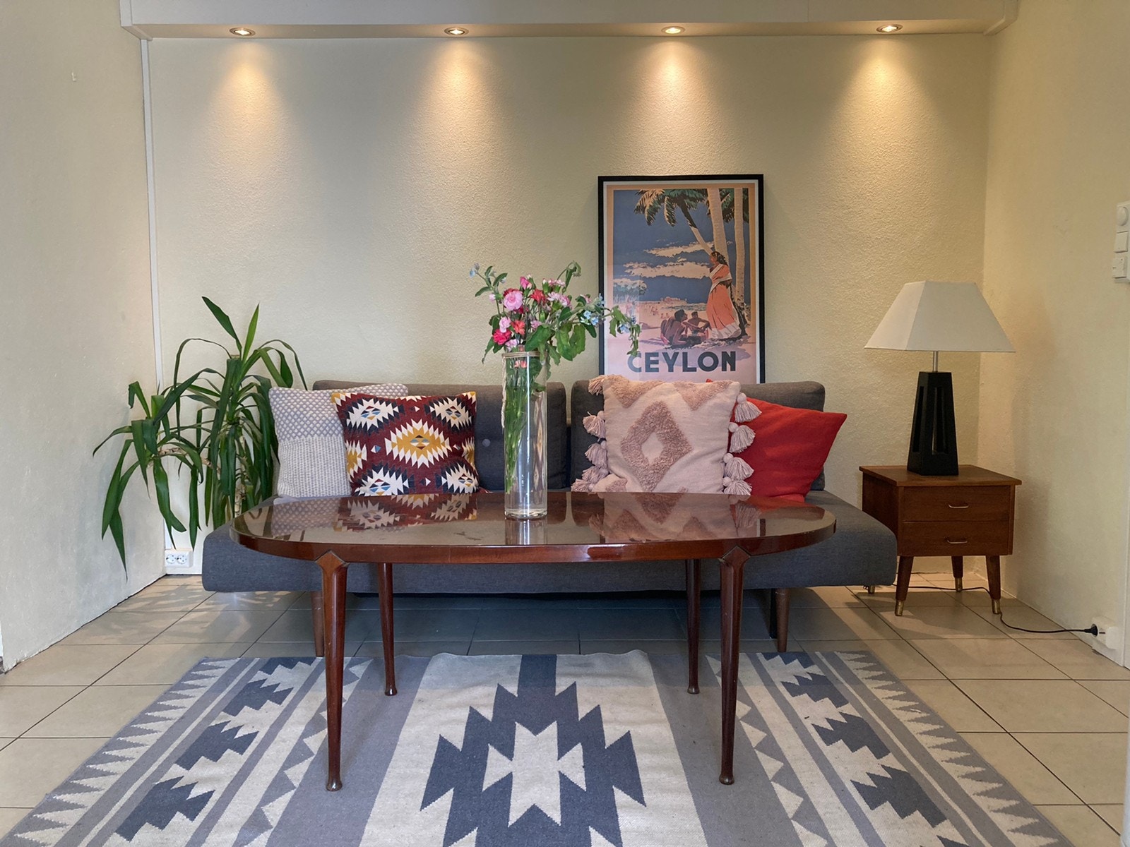 Stue med god plass til sofagruppe Galleribilde