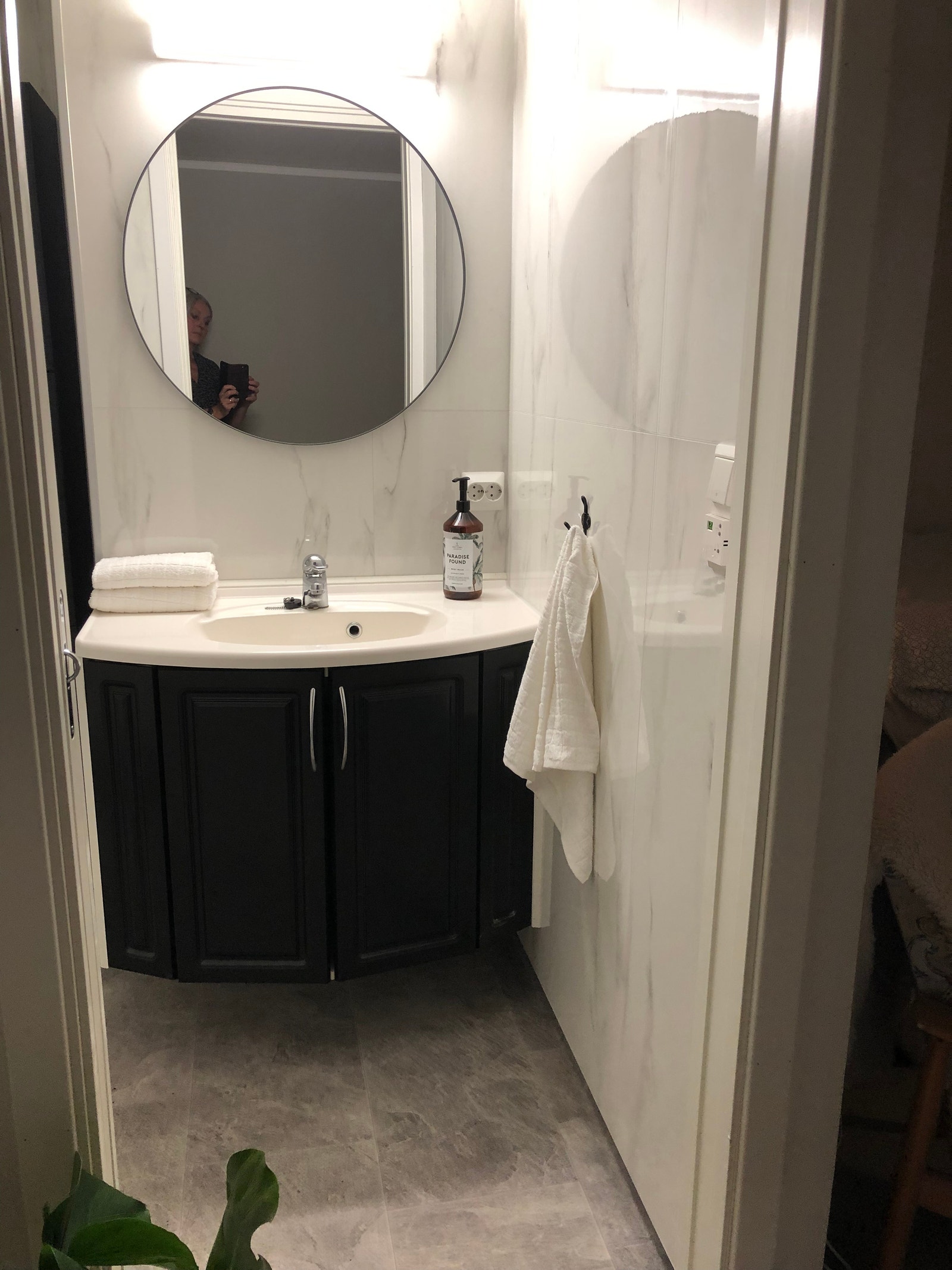 Bad rom 4, Galleribilde