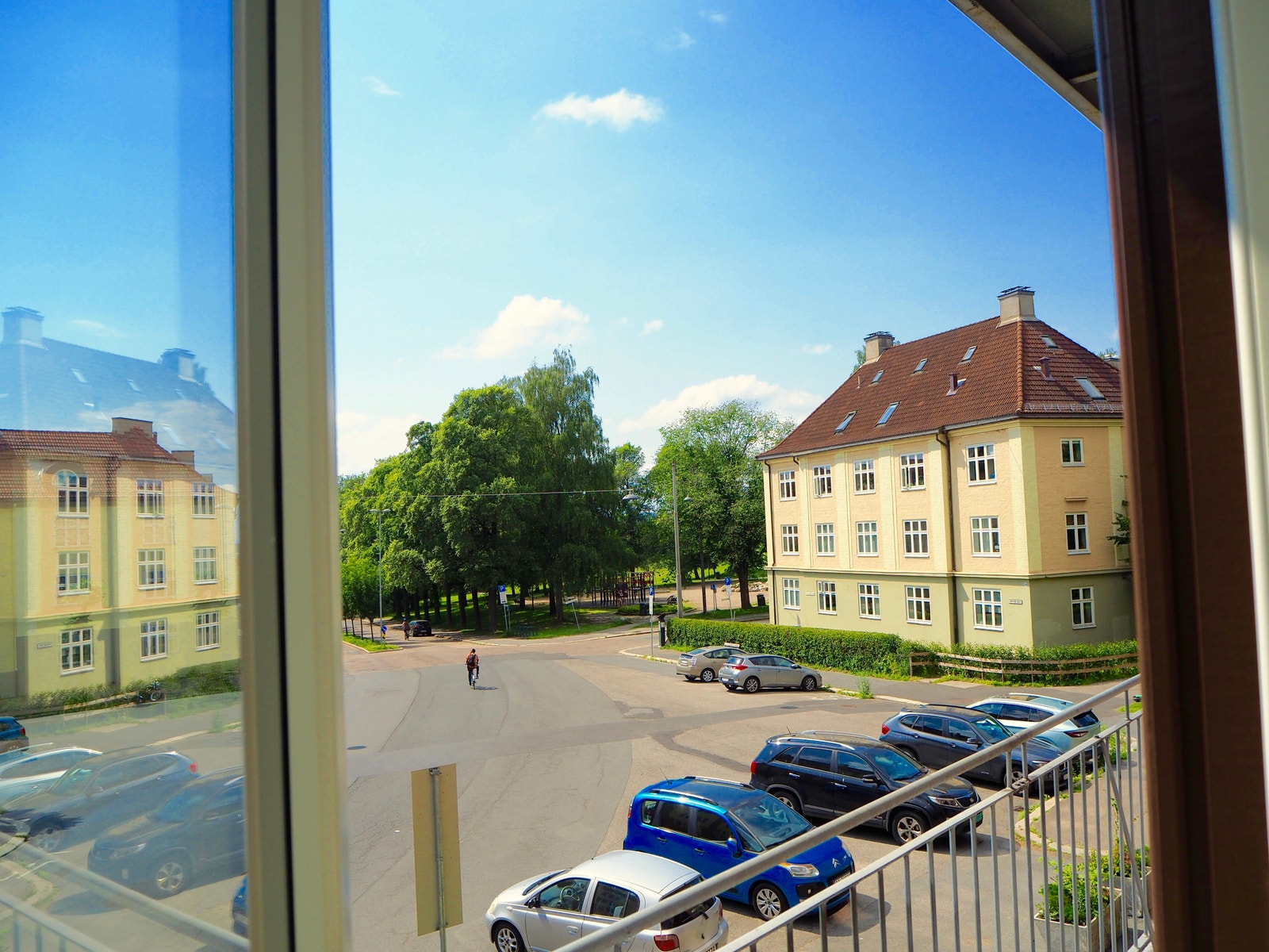 Utsyn til Torshovparken fra kjøkkenvindu Galleribilde