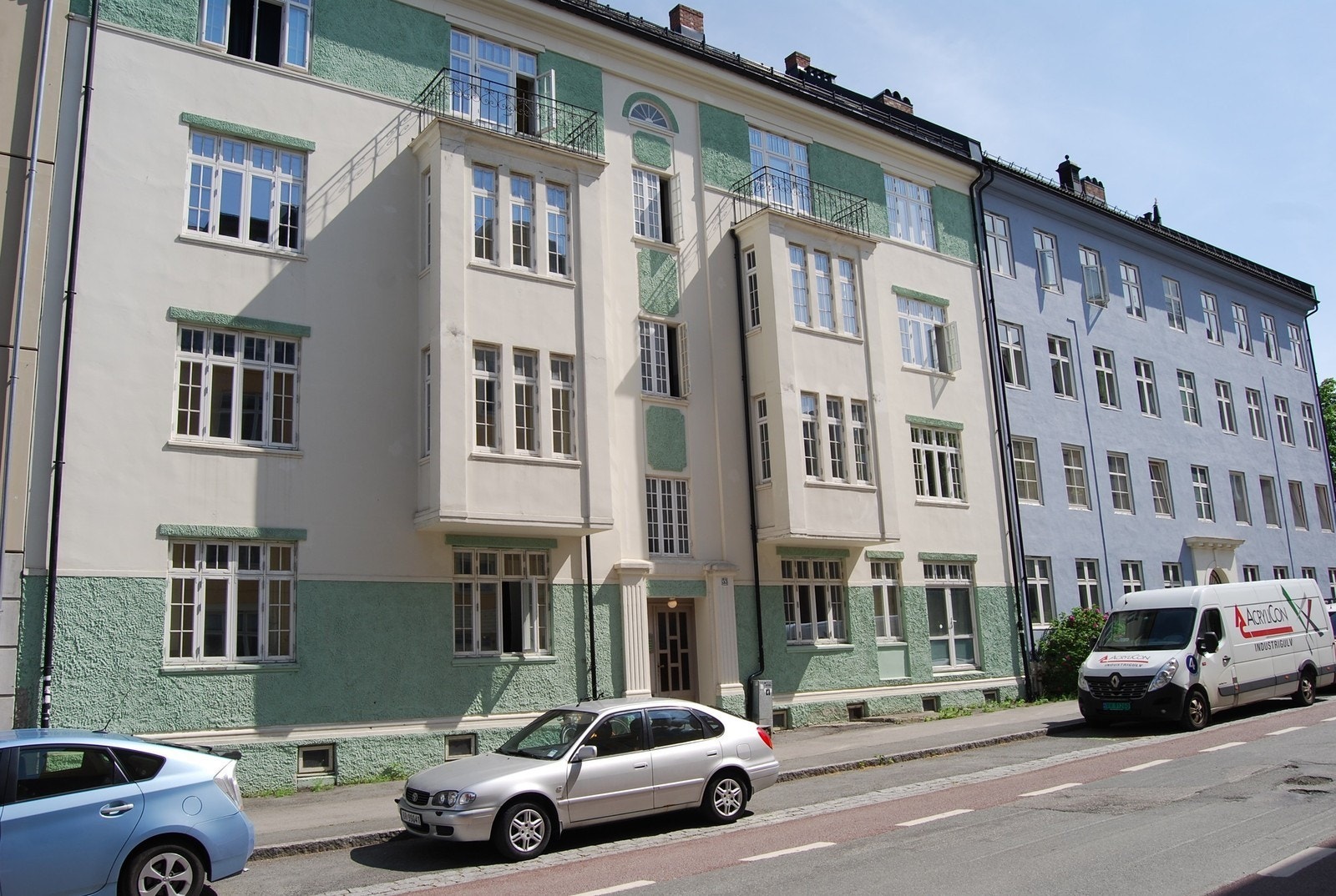 Fasade, velholdt bygård Galleribilde