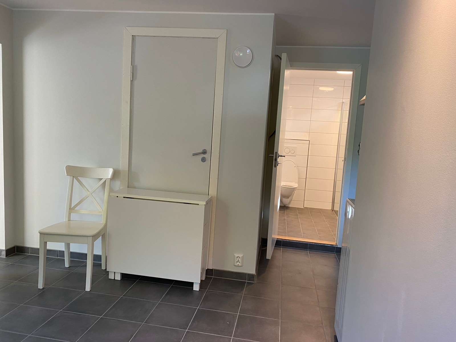 Stue mot kjøkken og bad Galleribilde