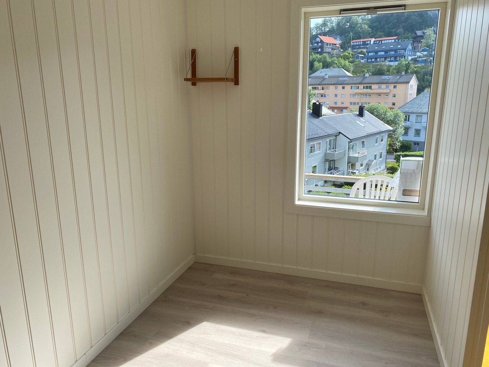 Stort soverom med plass opp til 180 cm seng Galleribilde