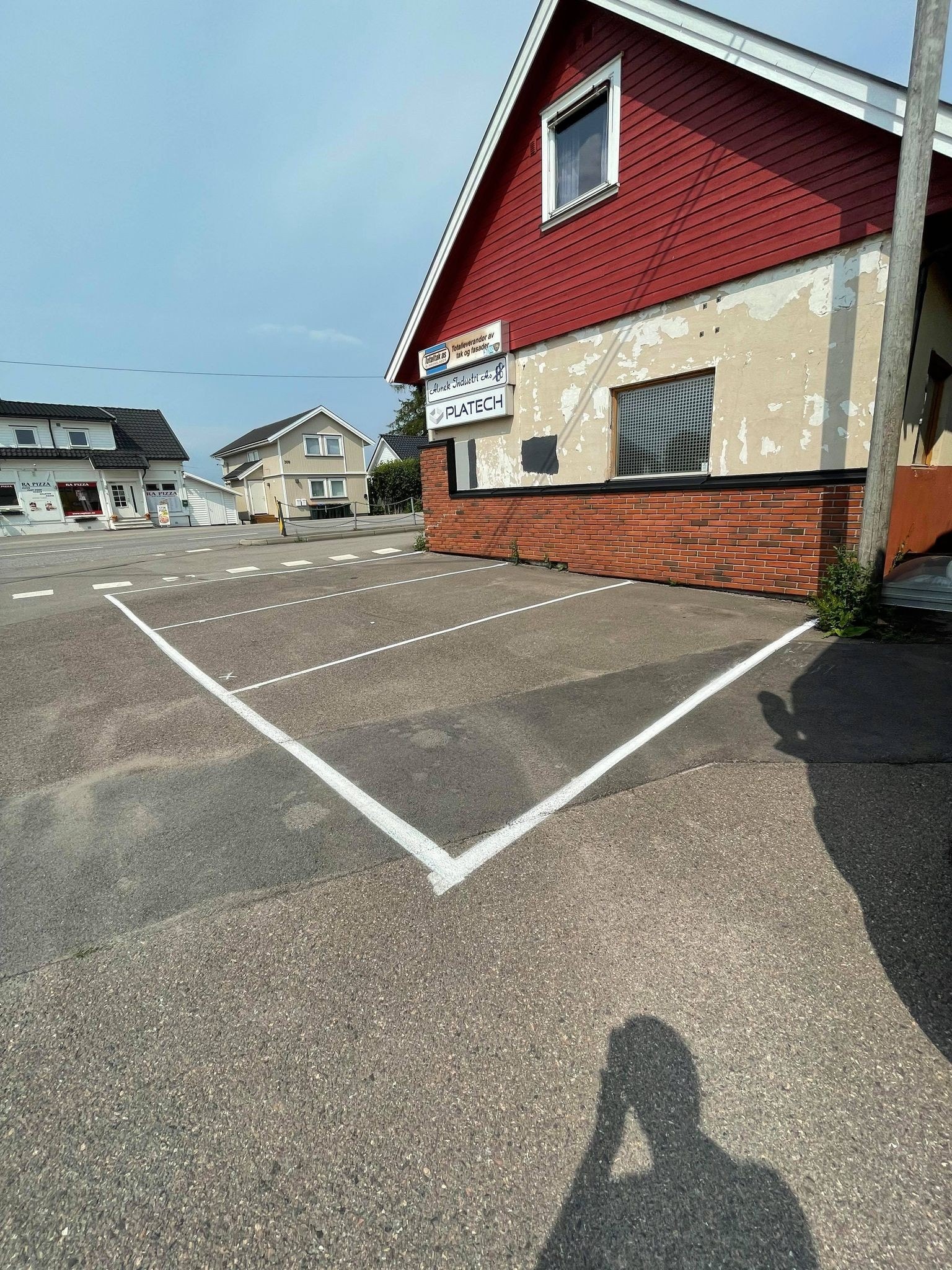 Parkeringsplass er inkludert i leien Galleribilde