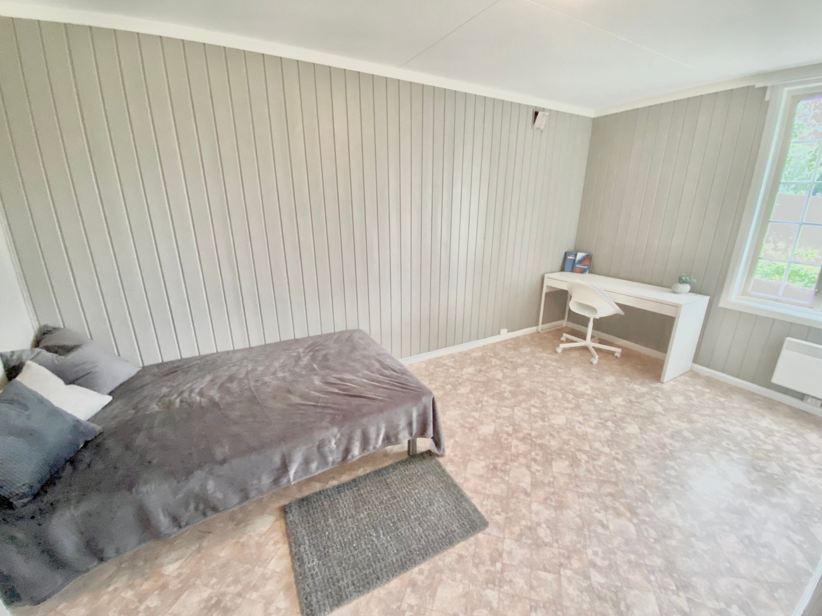 Rom 1(6.500,-) 15m2 Galleribilde