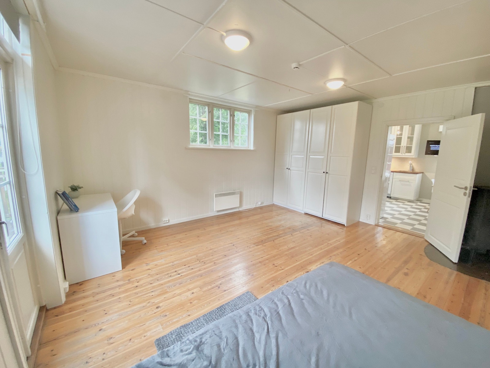 Rom 5(6.500,-)20m2 Galleribilde