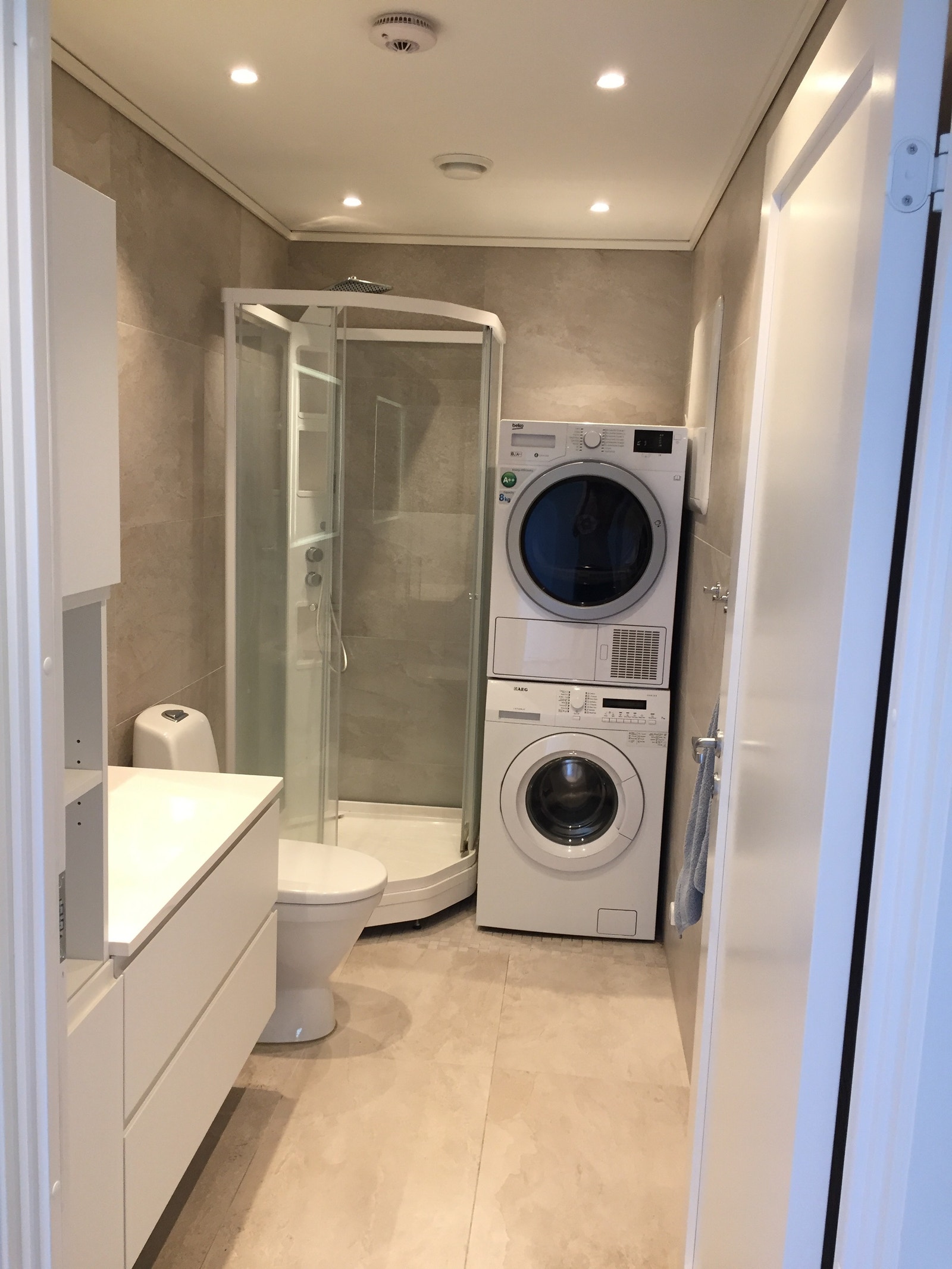 Bad - *Vaskemaskin og tørketrommel medfølger ikke i leien. Galleribilde