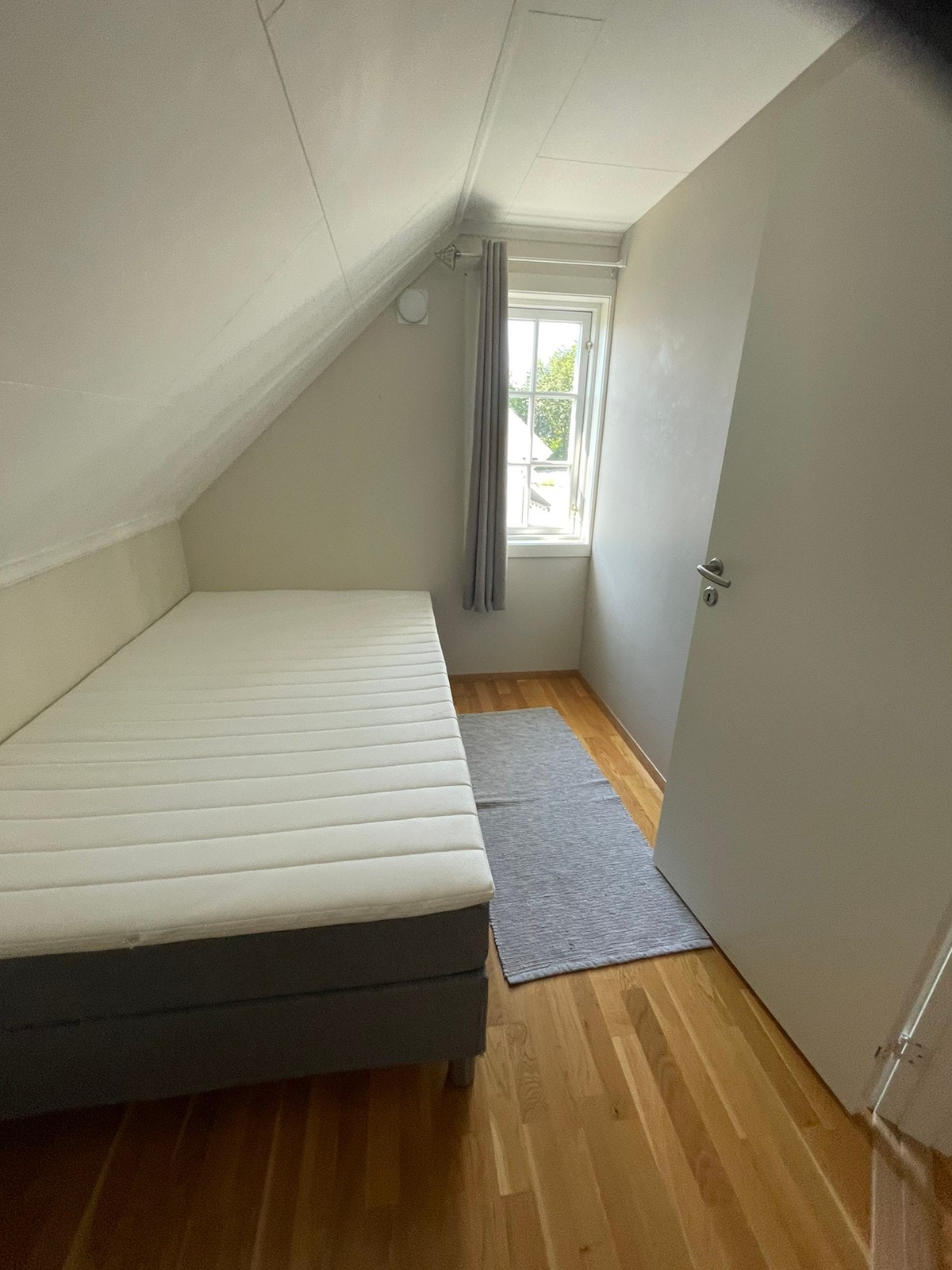 Soverom m 120-seng Galleribilde