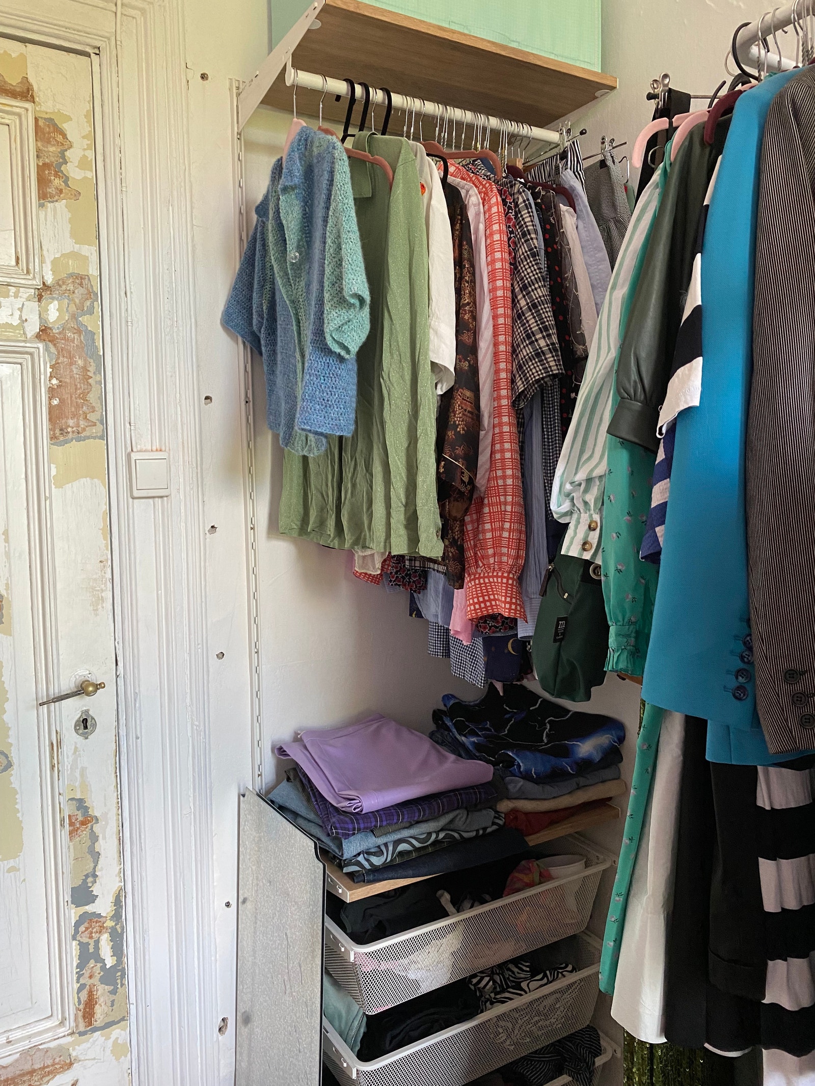 garderobeløsning BOAXEL følger med - vi har flere hyller/skuffer dersom du ønsker å endre opsettet Galleribilde