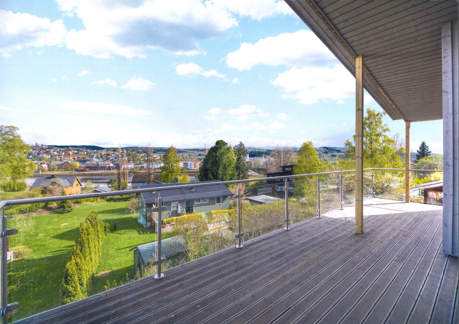 Leiligheten ligger sentrumsnært med noen minutters gåavstand til sentrum og Levanger sykehus. Galleribilde