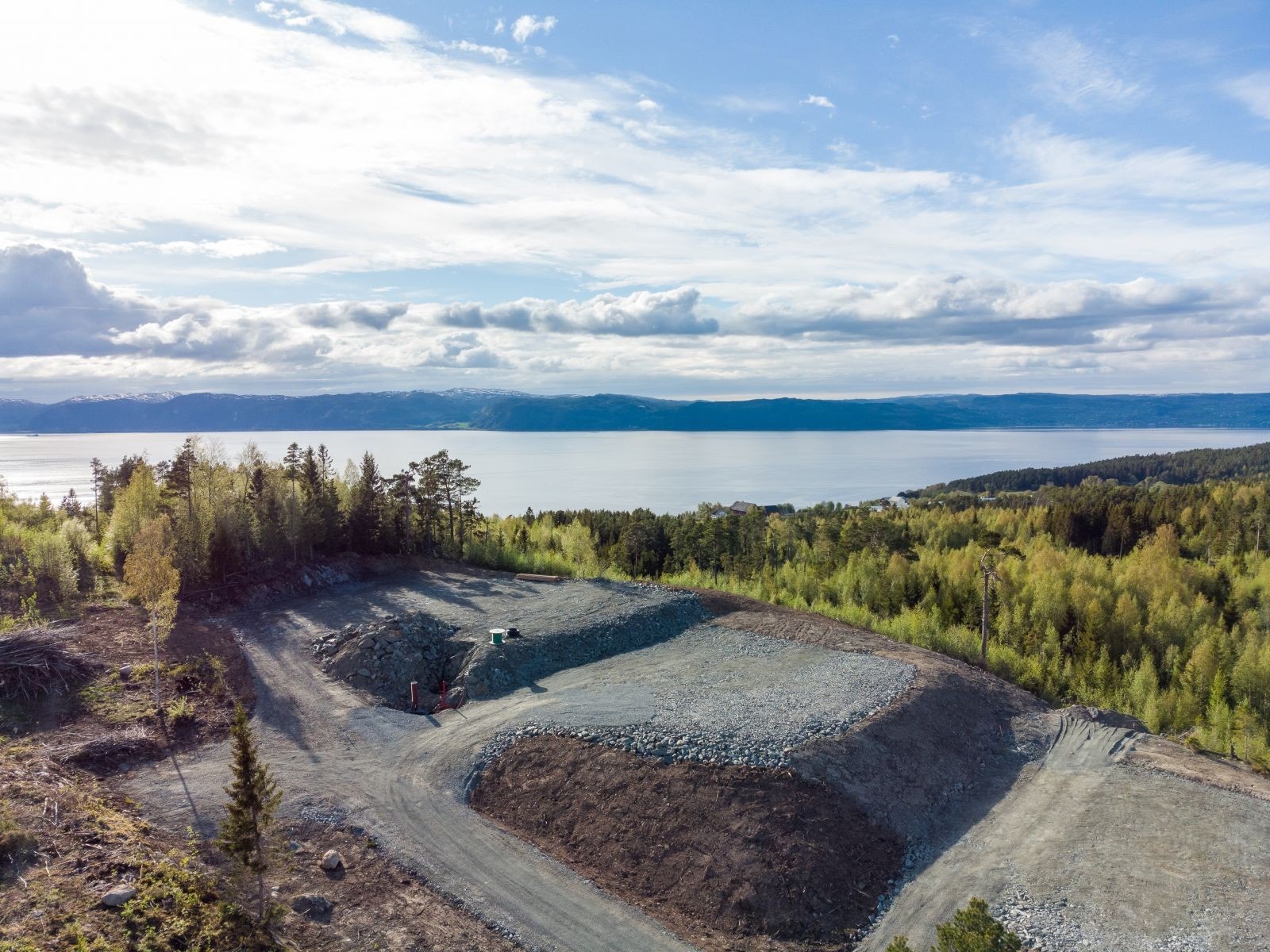 De øverste tomtene på nordsiden vil få en formidabel utsikt både mot Trondheimsfjorden, og mot Fosen på andre siden Galleribilde