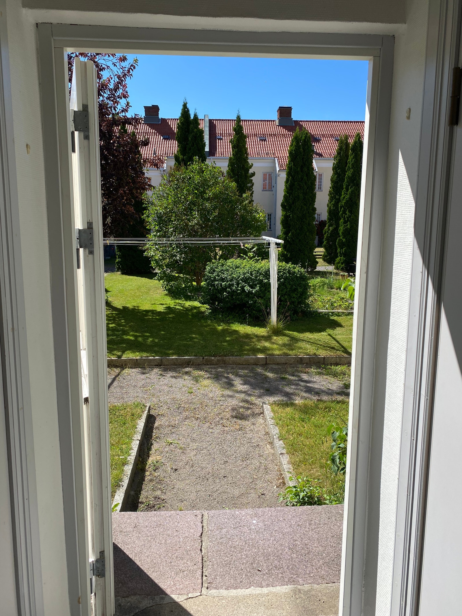 Utgang fra leiligheten til hagen Galleribilde