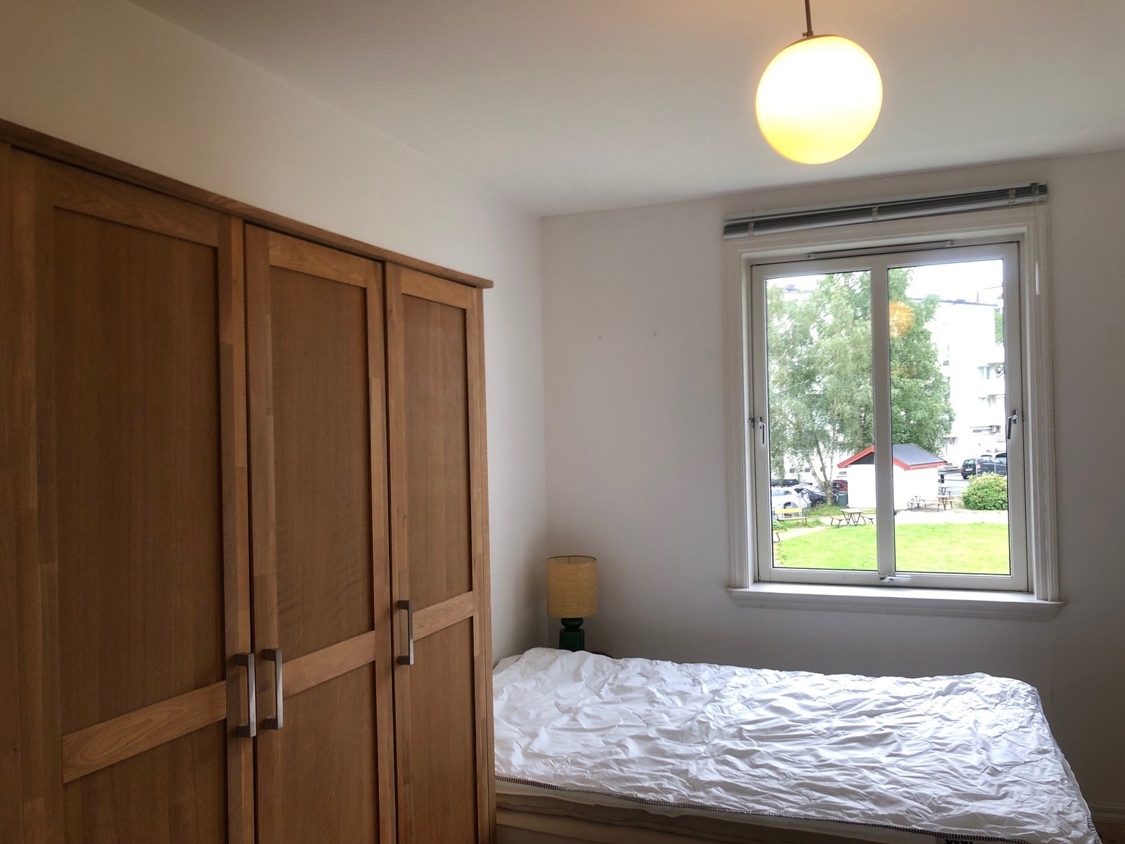 Lyst og luftig soverom Galleribilde