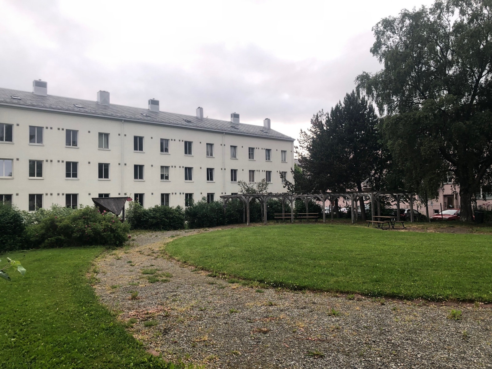 Rolig bakgård Galleribilde