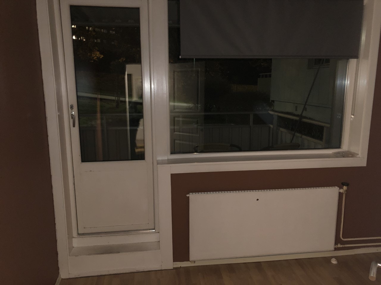 Rommet som leies ut, direkte tilgang til balkong Galleribilde