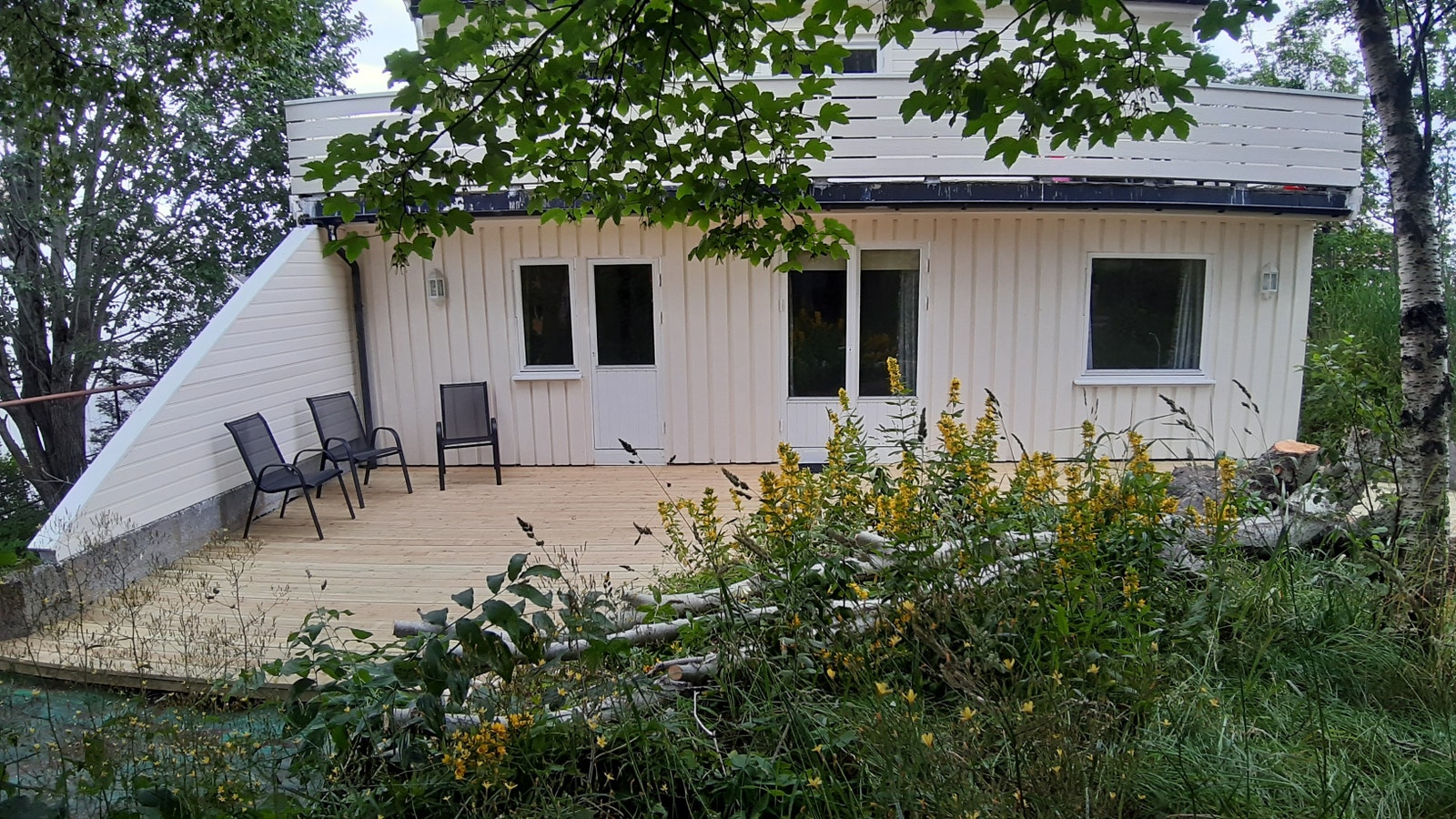 Hageterrasse mot vest. Galleribilde