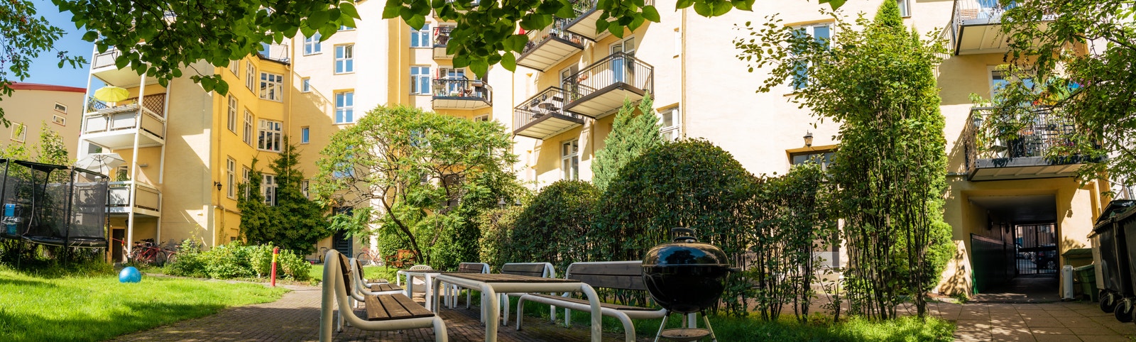 Bakgården Galleribilde