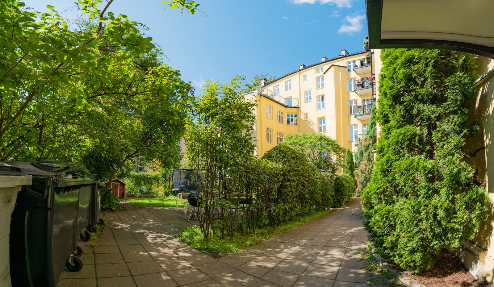 Bakgården Galleribilde