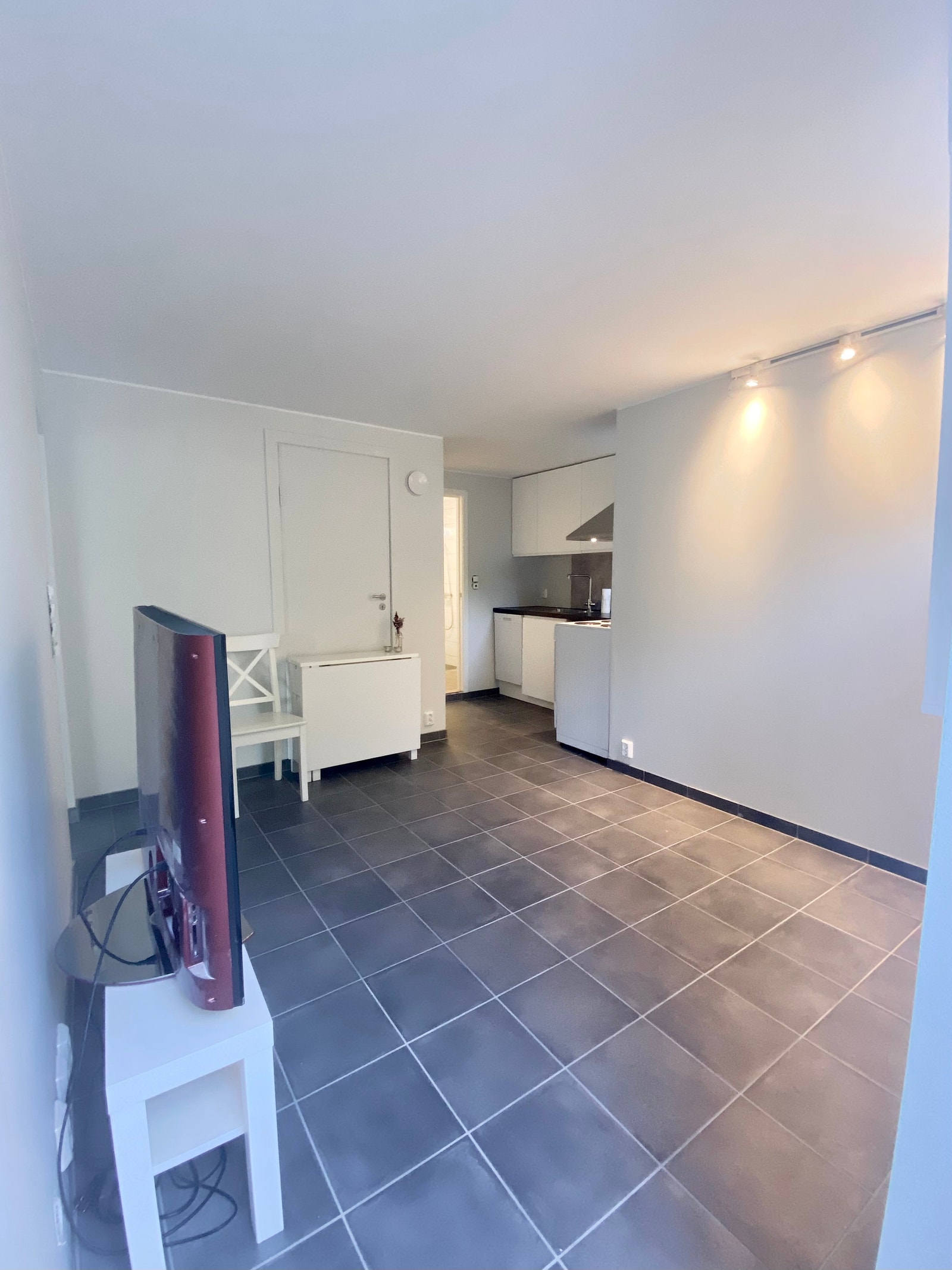 stue mot kjøkken og bad Galleribilde