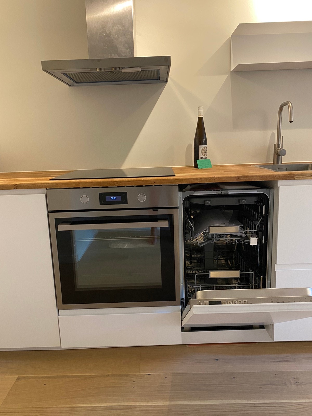 Induksjonstopp, komfyr og oppvaskmaskin Galleribilde