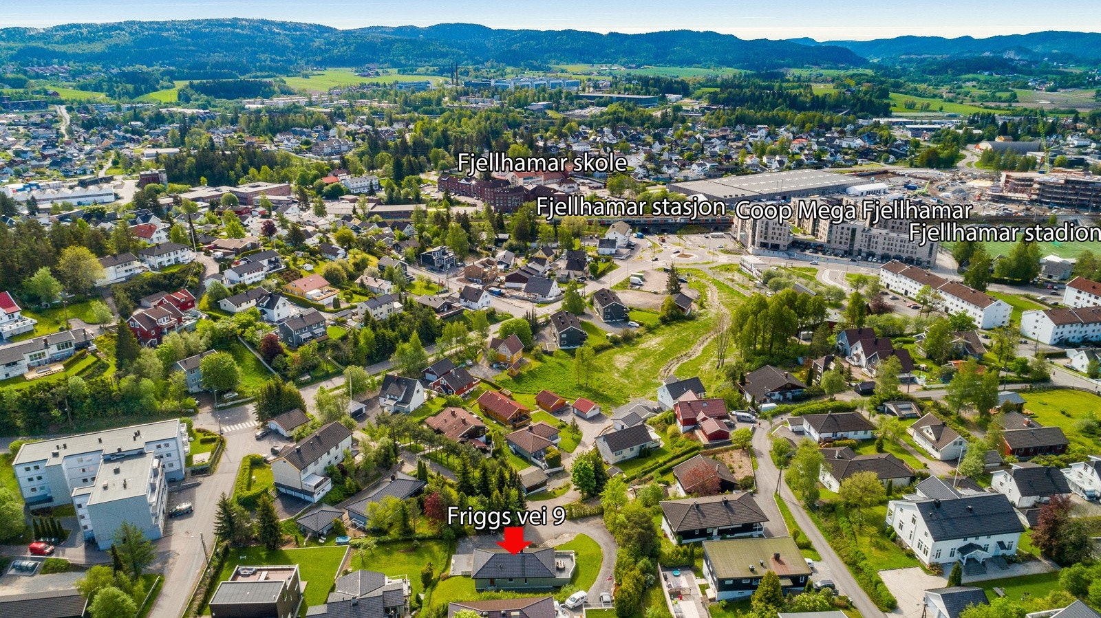 Eiendommen ligger i et attraktivt og barnevennlig boligområde på Fjellhamar i Lørenskog kommune. Galleribilde
